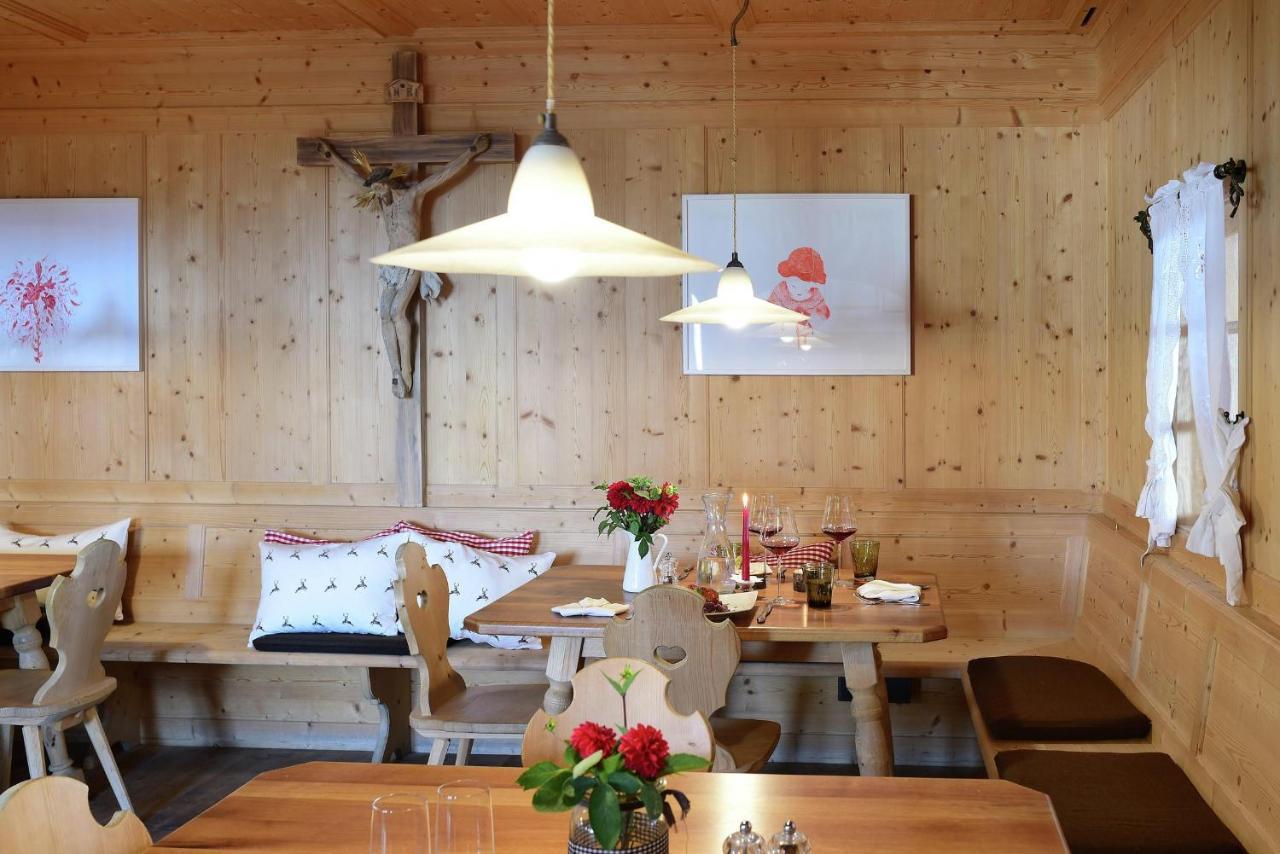 Hotel & Gasthof Zum Hirschen 산 제네시오 아테시노 외부 사진